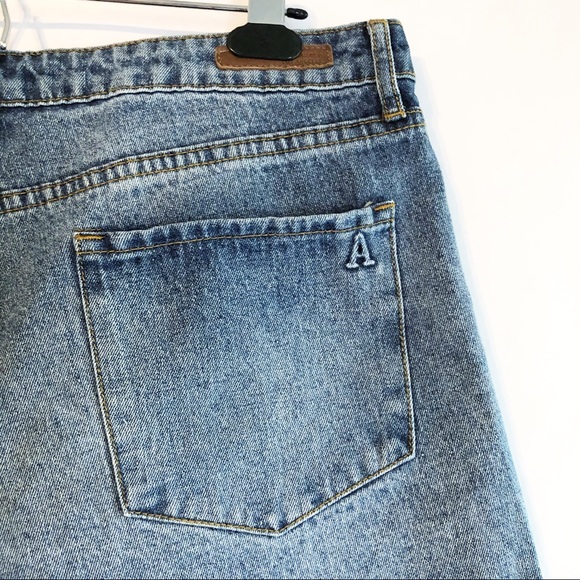 Articles Society Coachella Frayed High Rise Shorts - Picture 10 of 12